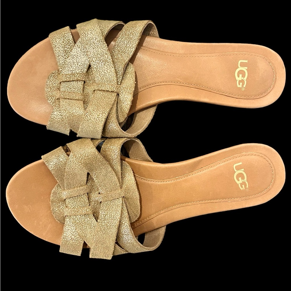 Ugg gold metallic leather flats perfect for that summer outfit